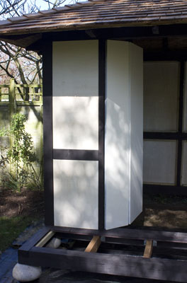 click to enlarge front wall with one folding door fitted